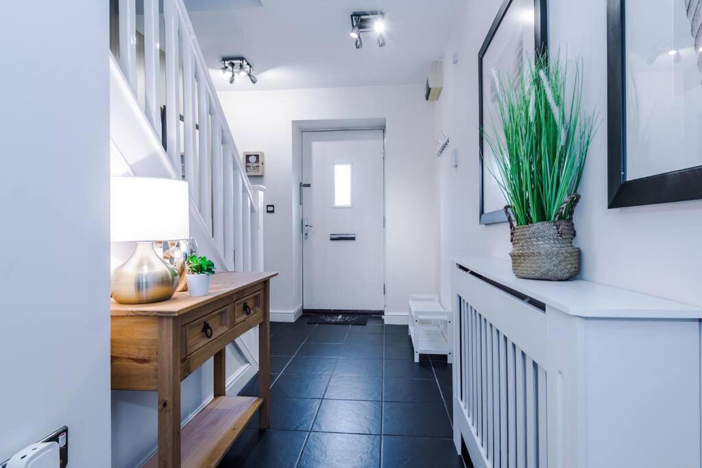Stylish Townhouse Chester City Centre With Parking Exterior foto