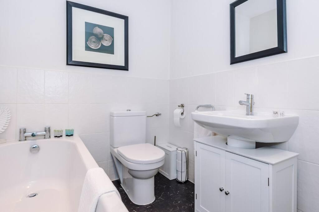 Stylish Townhouse Chester City Centre With Parking Exterior foto