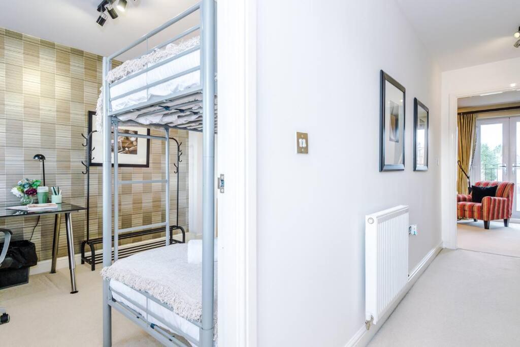 Stylish Townhouse Chester City Centre With Parking Exterior foto