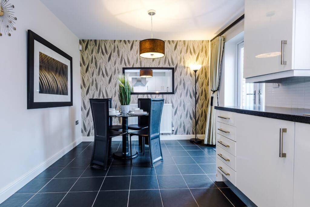 Stylish Townhouse Chester City Centre With Parking Exterior foto