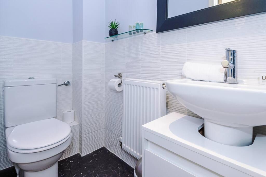 Stylish Townhouse Chester City Centre With Parking Exterior foto